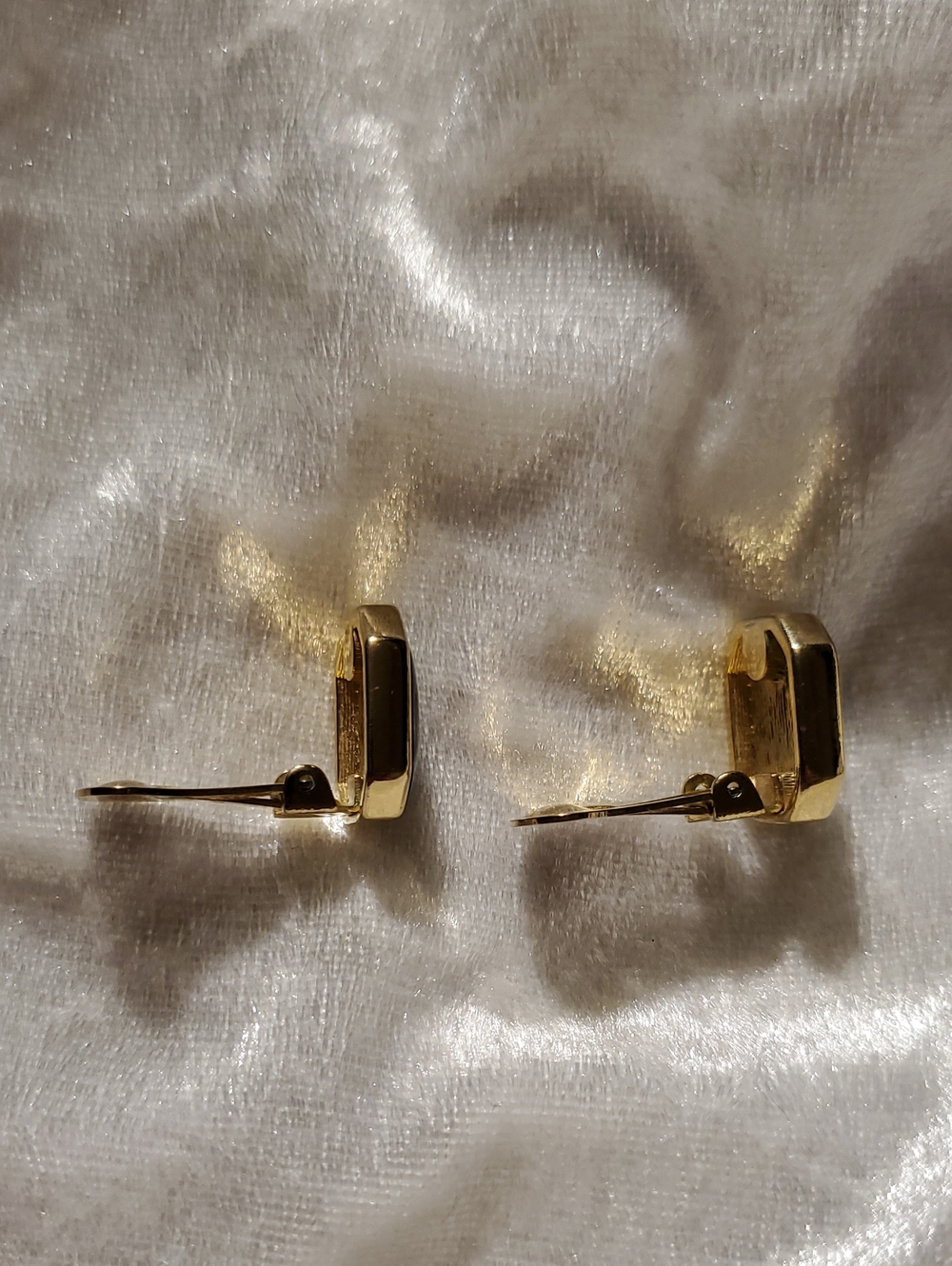 Vintage CHRISTIAN DIOR Signed CLIP ON GOLD BLACK ONYX Earrings - Picture 6 of 10
